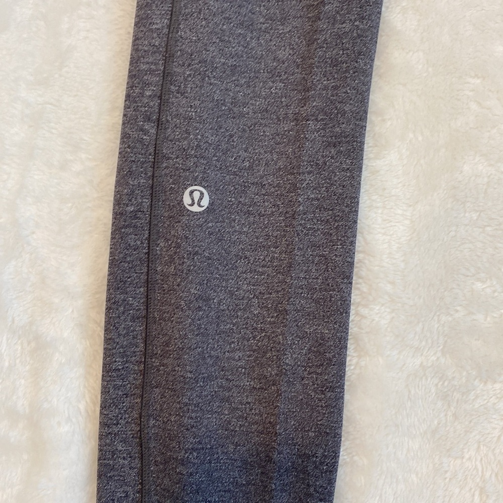 Lululemon Grey Leggings with Pockets - Picture 2 of 6